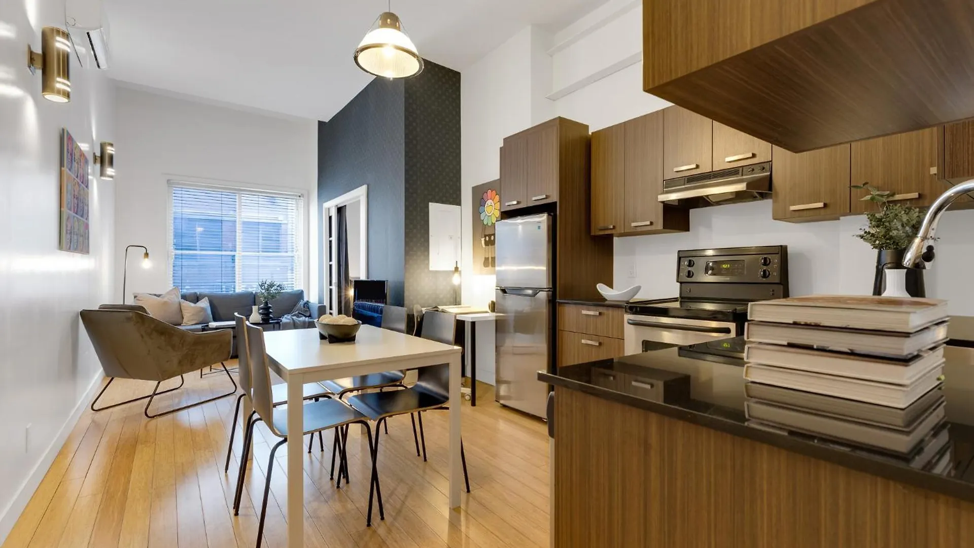 Liv Mtl Main Aparthotel Montreal 3*,