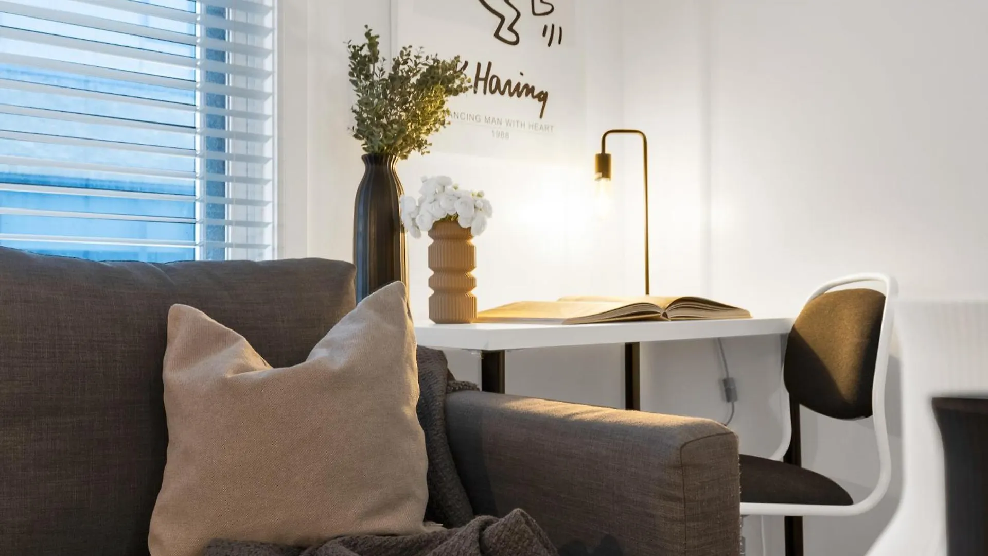 Liv Mtl Main Aparthotel Montreal
