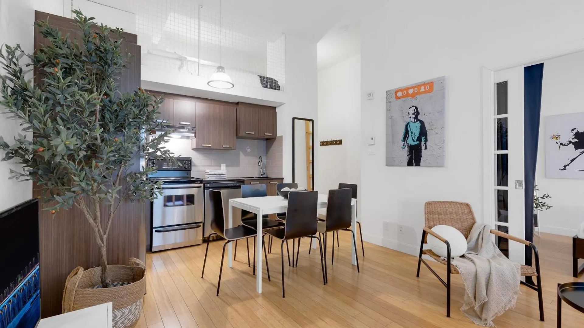 Liv Mtl Main Aparthotel Montreal