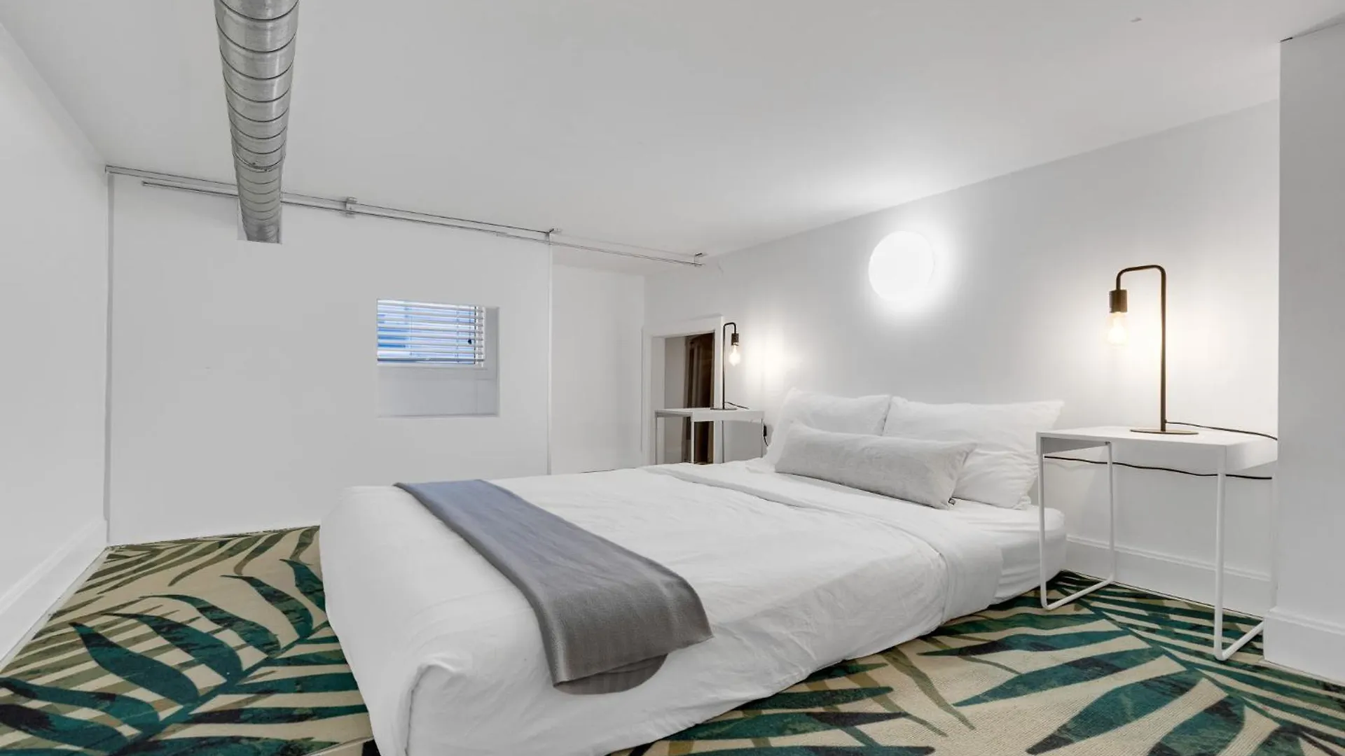 Liv Mtl Main Aparthotel Montreal