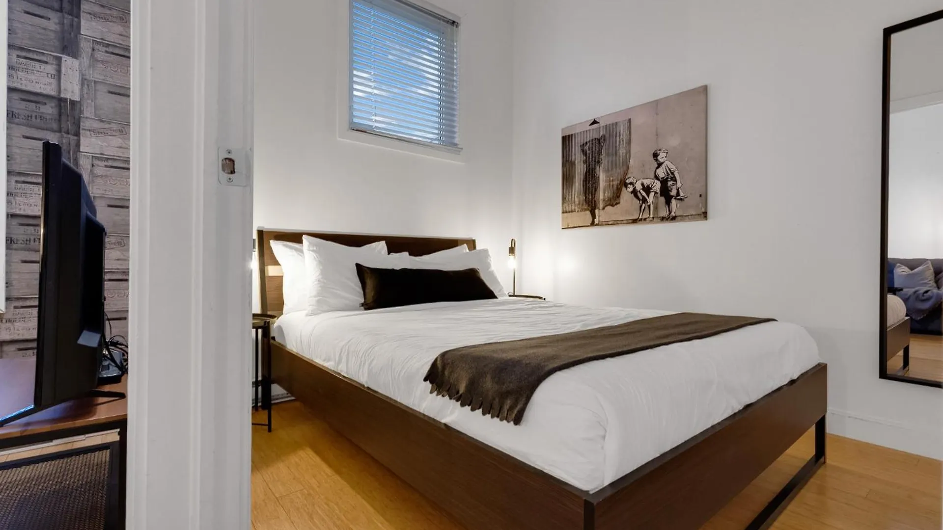 Liv Mtl Main Aparthotel Montreal