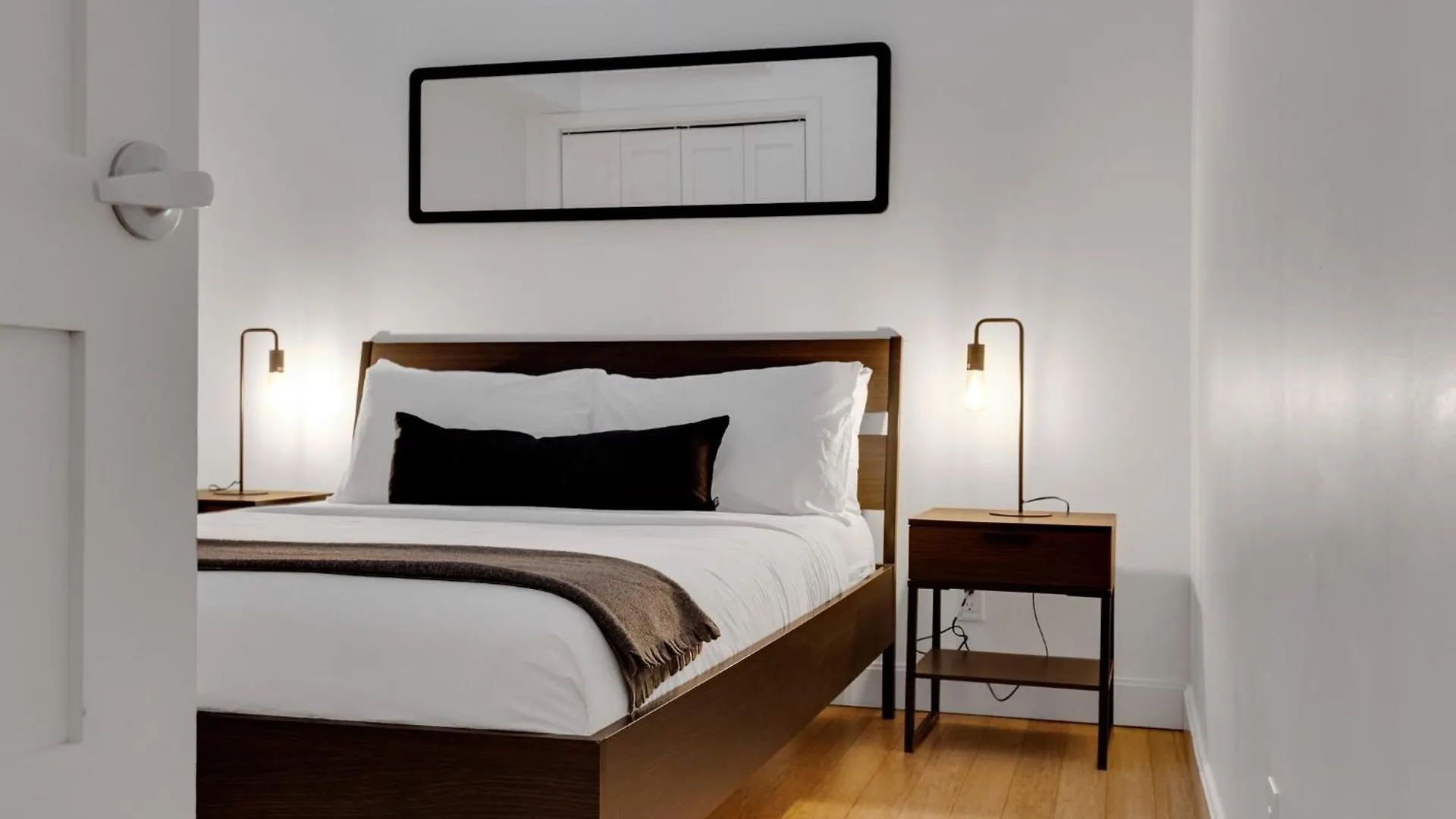 Liv Mtl Main Aparthotel Montreal