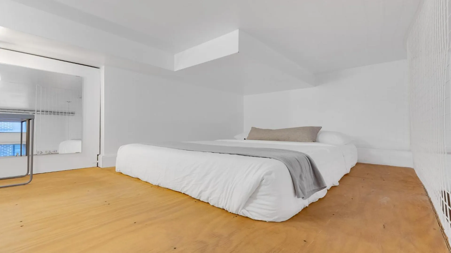 Liv Mtl Main Aparthotel Montreal 3*,