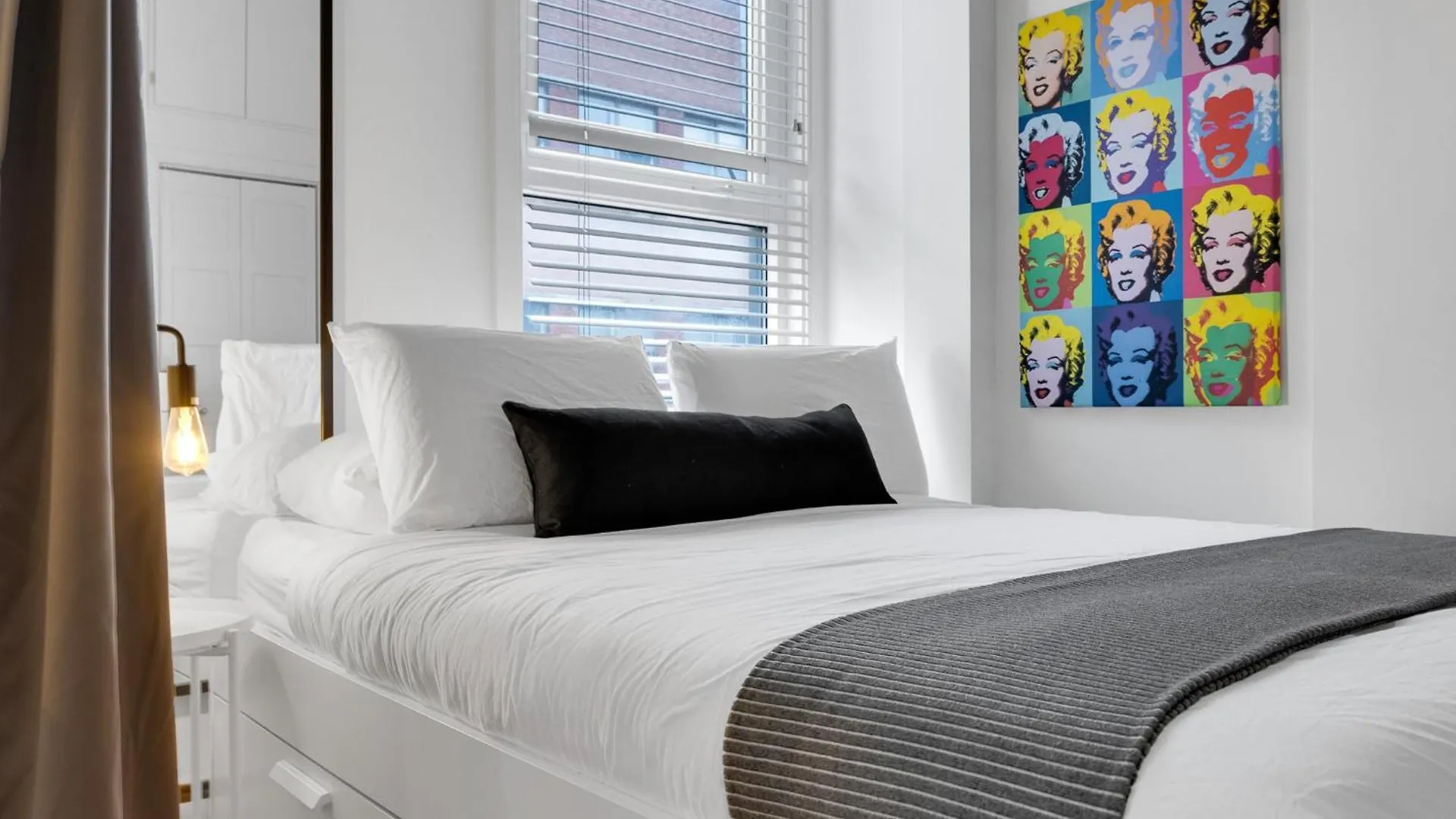 Liv Mtl Main Aparthotel Montreal 3*,