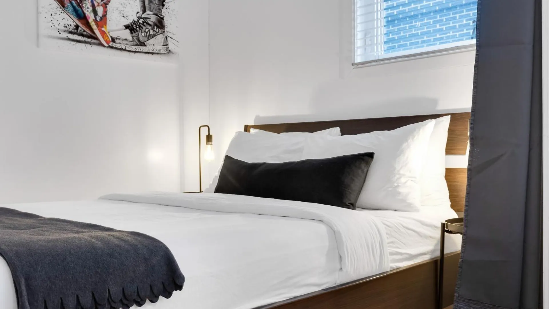 Liv Mtl Main Aparthotel Montreal